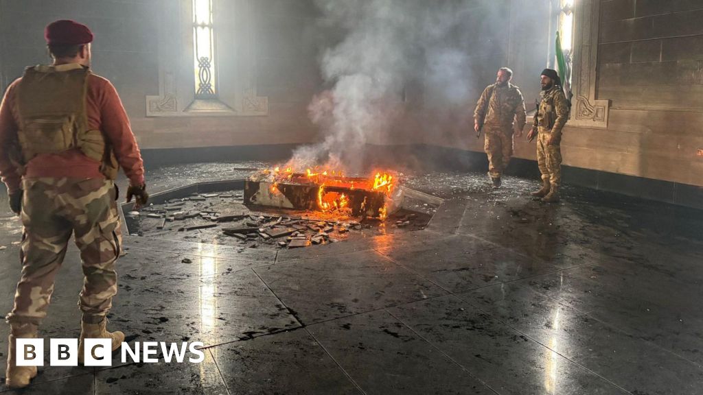 Syria rebels burn tomb of Bashar al-Assad’s father Hafez