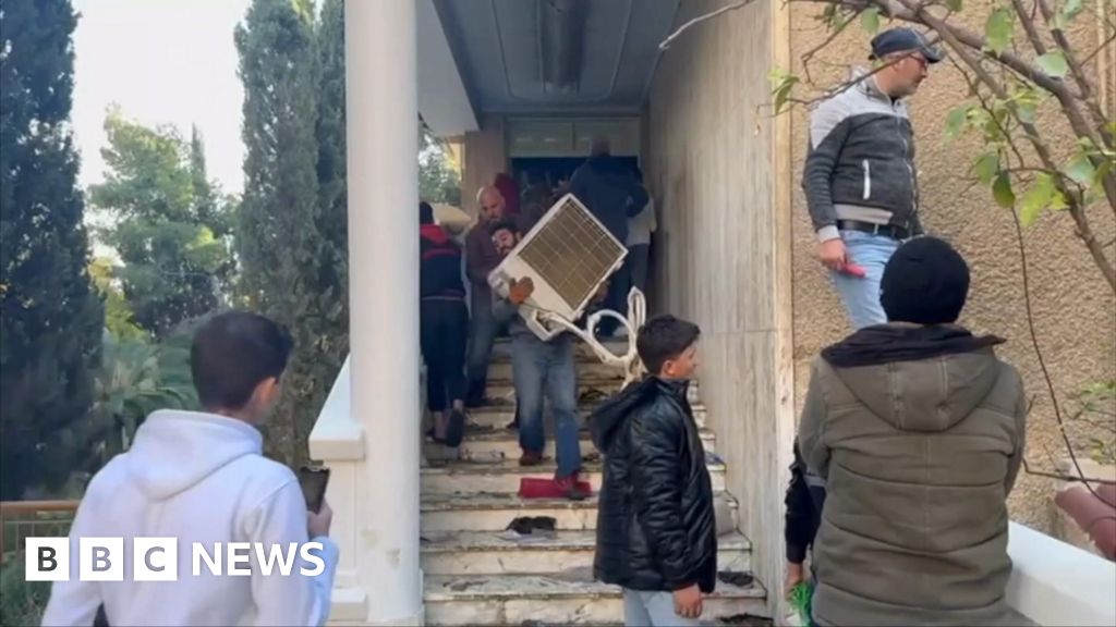 BBC sees looting at Bashar al-Assad’s residence