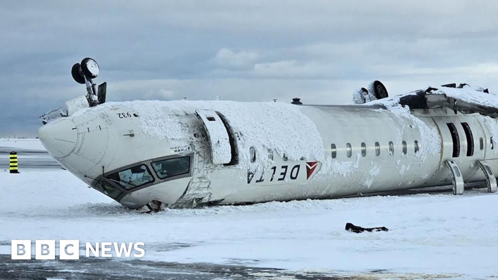 Passengers on crashed Toronto plane offered $30,000 each