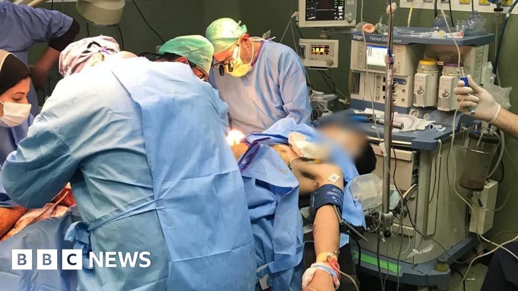 Wounded Palestinians dying over lack of supplies, surgeon says