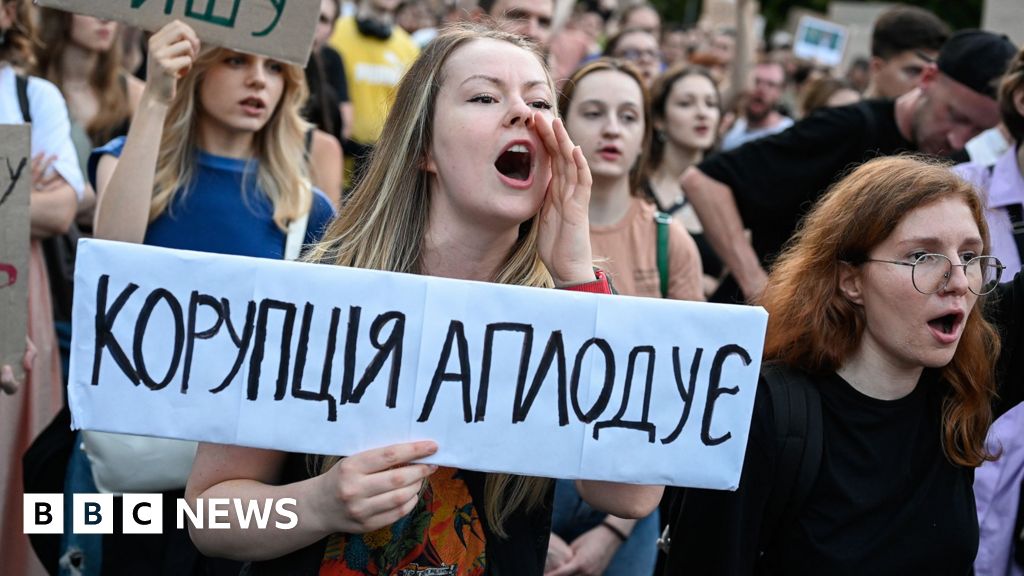 Protests in Ukraine as Zelensky signs bill targeting anti-corruption bodies
