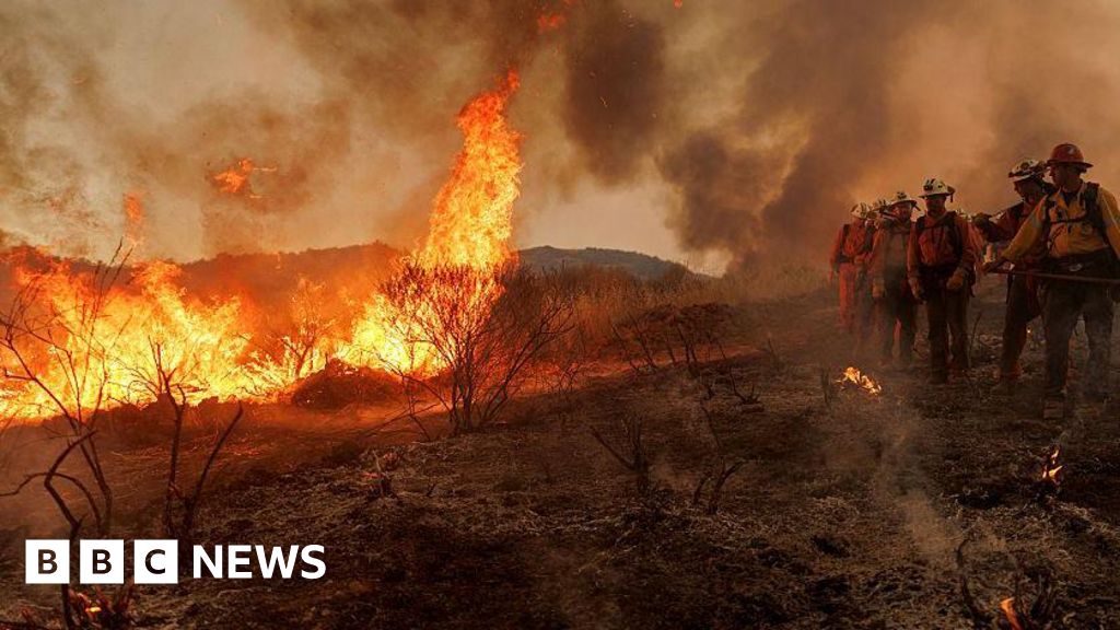 Rapidly spreading fire prompts thousands of evacuations in California