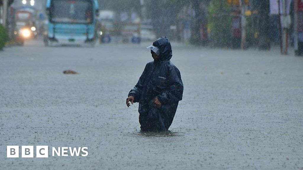 Heavy rain paralyses life in India’s financial capital