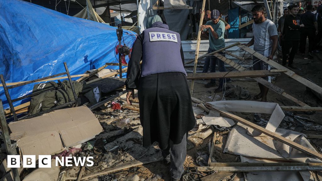 UK backs joint call for Israel to allow foreign media into Gaza