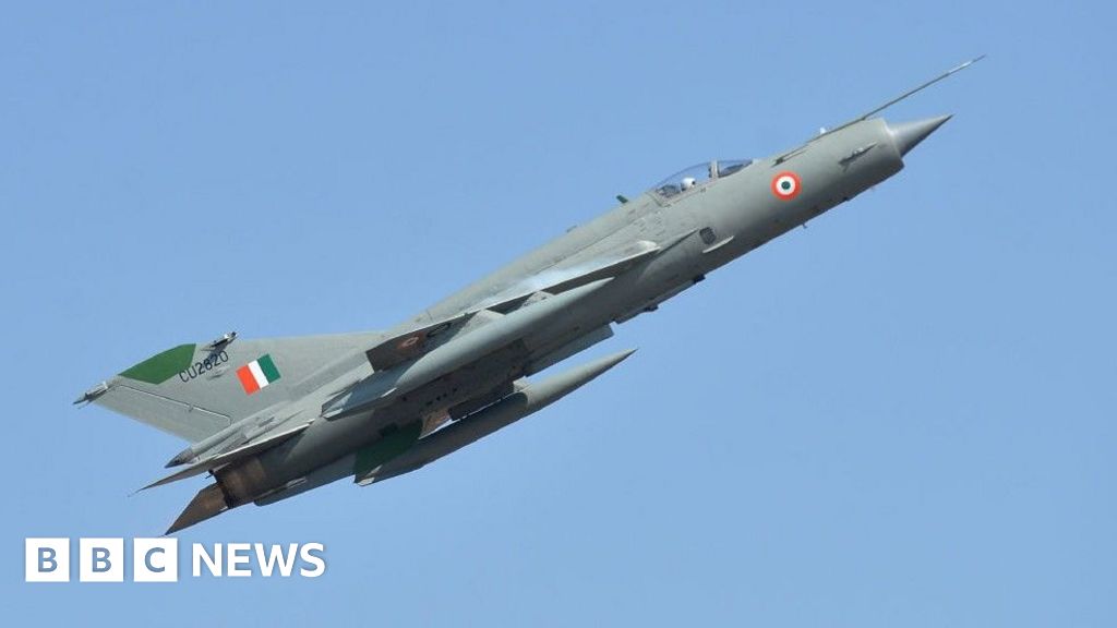 Sun sets on India’s iconic and controversial Soviet fighter jet