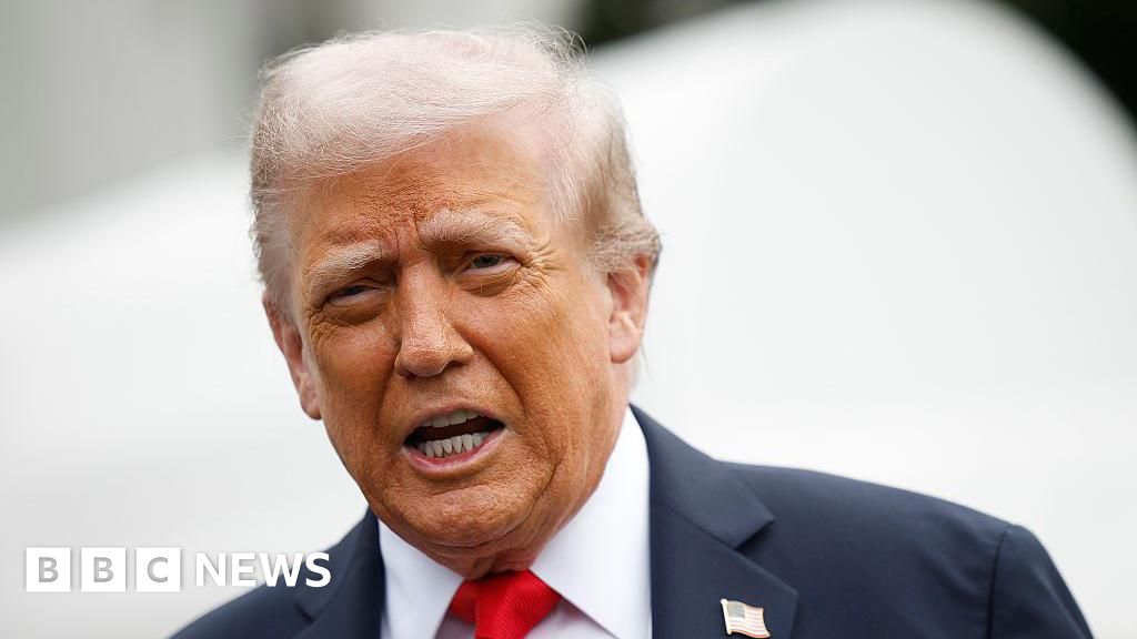 Trump clashes with Australian journalist over business deals in office