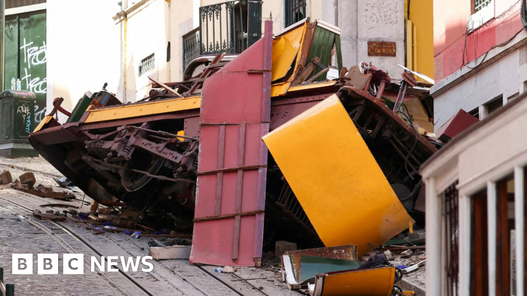 Snapped cable caused crash, first report says