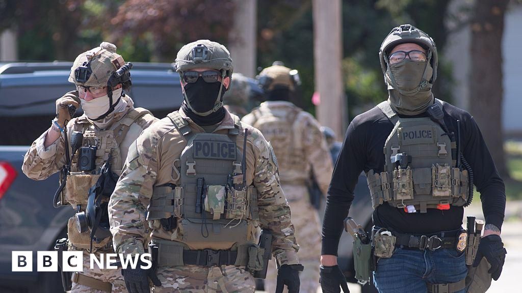 Trump administration looks for ways to pay federal officers during shutdown