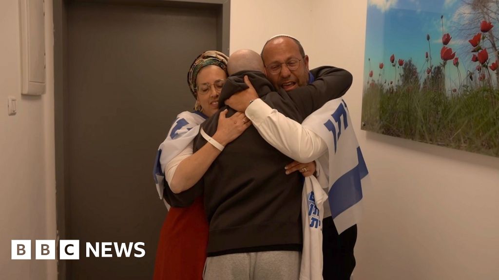Freed hostage Eitan Mor reunited with family in Israel